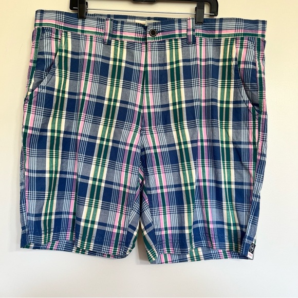 NWT Men’s St. John’s Bay Flat Front Knee Length Plaid Shorts Size 42 Big - Picture 1 of 6